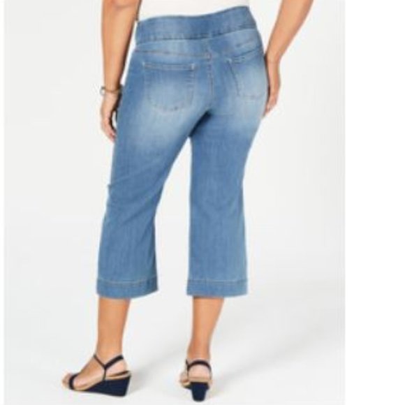 Plus size pull on wide leg crop jeans - Picture 2 of 5